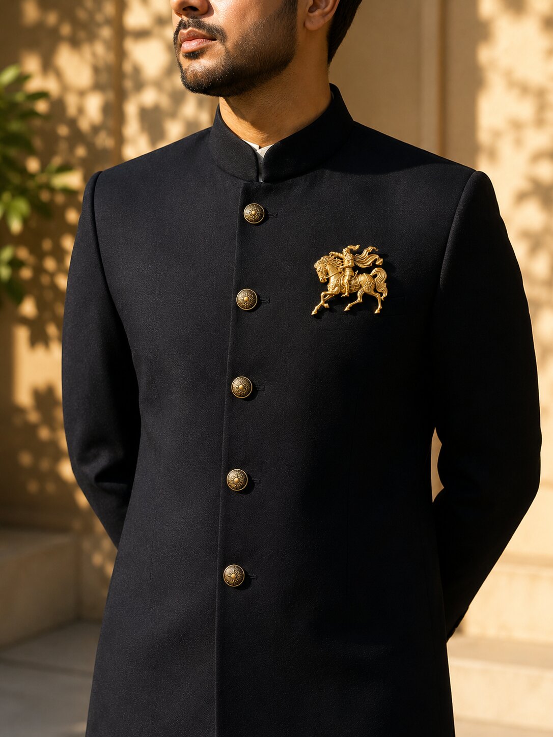 Gold-tone knight on horseback brooch featuring intricate detailing and a royal warrior design, ideal for weddings and formal occasions.